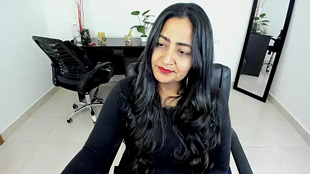 Adele Sweett online show from 4, 3, 2025