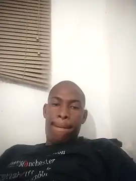 Snapshot of zuludog chatting on 19, 5, 2026 zuludog online show from 19, 5, 2026
