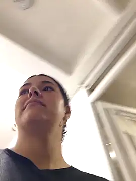 Noah Jhonson online show from 27, 4, 2026