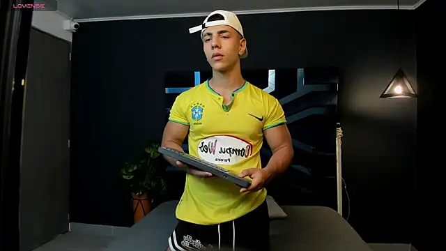 Flynn Riider online show from 11, 3, 2025