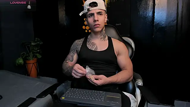 Flynn Riider online show from 25, 11, 2025