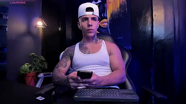 Flynn Riider online show from 8, 1, 2026