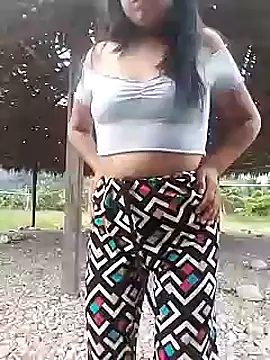 Snapshot of Danna-linyi chatting on 10, 12, 2024 Danna-linyi online show from 10, 12, 2024