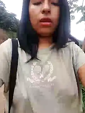 Snapshot of Danna-linyi chatting on 10, 1, 2025 Danna-linyi online show from 10, 1, 2025