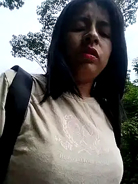 Snapshot of Danna-linyi chatting on 21, 2, 2025 Danna-linyi online show from 21, 2, 2025