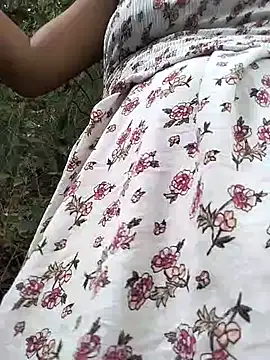 Snapshot of Danna-linyi chatting on 4, 3, 2025 Danna-linyi online show from 4, 3, 2025