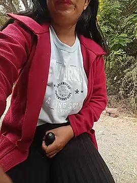 Snapshot of Danna-linyi chatting on 1, 7, 2026 Danna-linyi online show from 1, 7, 2026