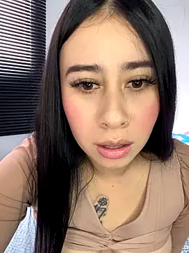 Snapshot of Zoee_t chatting on 12, 10, 2025 Zoee t online show from 12, 10, 2025