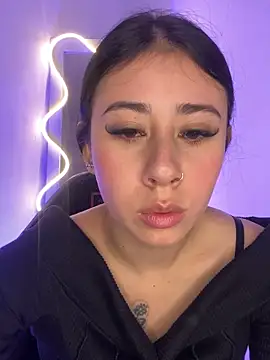 Snapshot of Zoee_t chatting on 2, 11, 2025 Zoee t online show from 2, 11, 2025