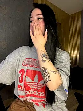 Snapshot of Zoee_t chatting on 24, 11, 2025 Zoee t online show from 24, 11, 2025