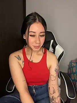 Snapshot of Zoee_t chatting on 5, 12, 2025 Zoee t online show from 5, 12, 2025