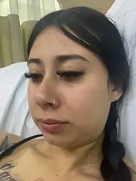 Snapshot of Zoee_t chatting on 6, 3, 2026 Zoee t online show from 6, 3, 2026