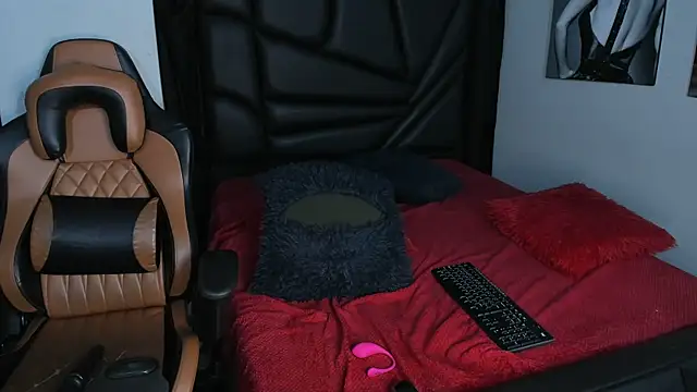 slutty venus online show from 25, 1, 2025