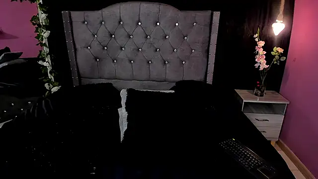 slutty venus online show from 27, 2, 2025