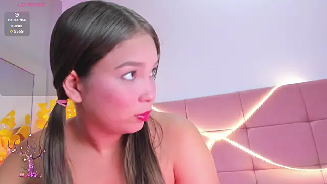 Snapshot of HaleyAmaya chatting on 7, 5, 2026 HaleyAmaya online show from 7, 5, 2026