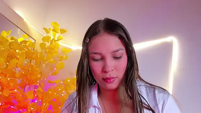 Snapshot of HaleyAmaya chatting on 5, 6, 2026 HaleyAmaya online show from 5, 6, 2026