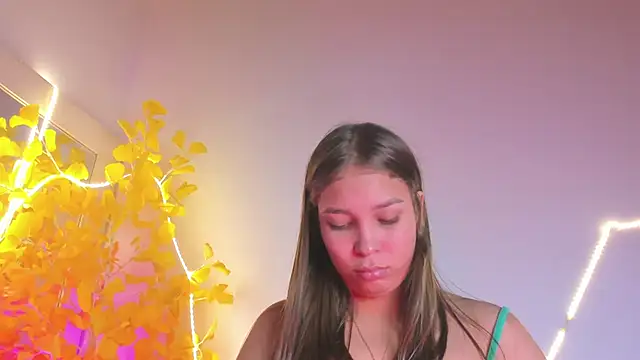 Snapshot of HaleyAmaya chatting on 6, 6, 2026 HaleyAmaya online show from 6, 6, 2026