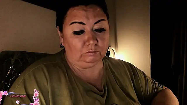 Snapshot of SexxyDreams1 chatting on 10, 9, 2025 SexxyDreams1 online show from 10, 9, 2025