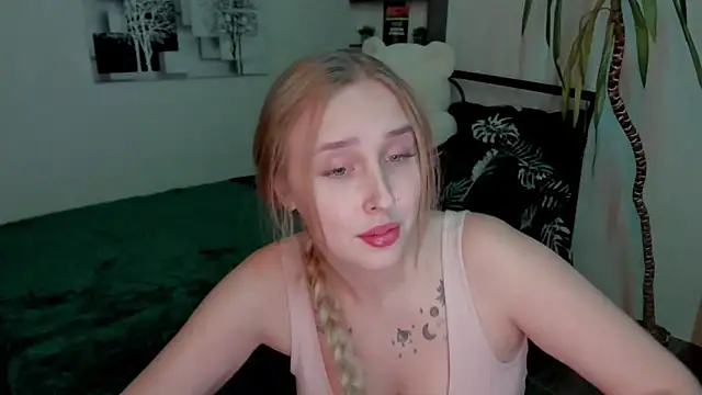 LinaTruly online show from 12, 12, 2024