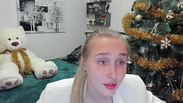 LinaTruly online show from 12, 1, 2025