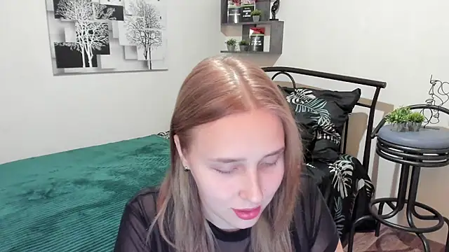 LinaTruly online show from 18, 1, 2025