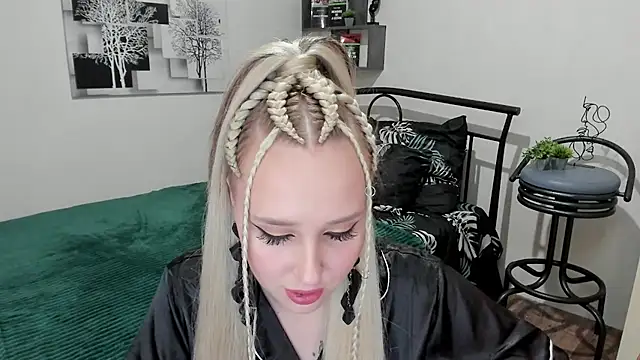 LinaTruly online show from 21, 2, 2025