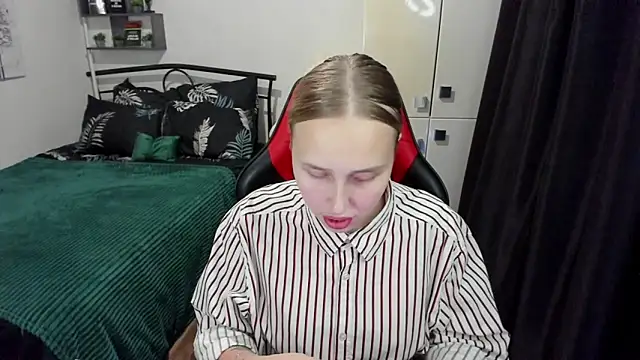 LinaTruly online show from 24, 9, 2025