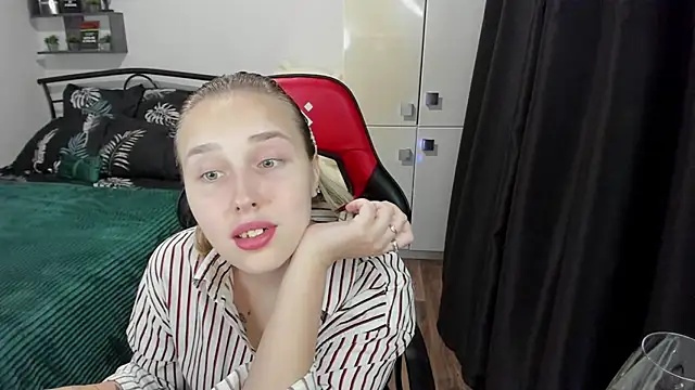 LinaTruly online show from 9, 10, 2025