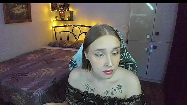 Snapshot of LinaTruly chatting on 12, 6, 2026 LinaTruly online show from 12, 6, 2026