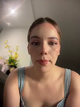 Snapshot of NicoleCut chatting on 2, 6, 2026 NicoleCut online show from 2, 6, 2026