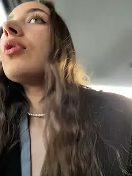 VelvetVixenI online show from 15, 4, 2026