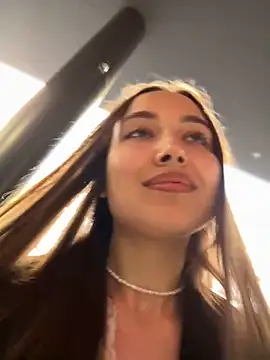 VelvetVixenI online show from 18, 4, 2026