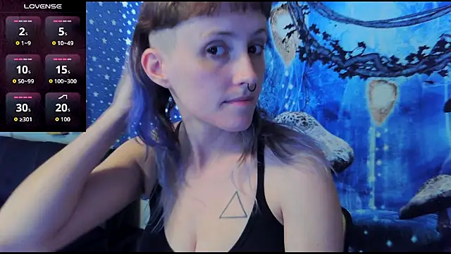 Snapshot of _hellostormy_ chatting on 15, 9, 2025 hellostormy online show from 15, 9, 2025