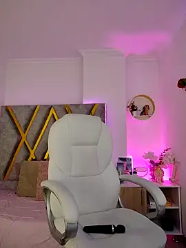 Aurora Brownn online show from 6, 2, 2025