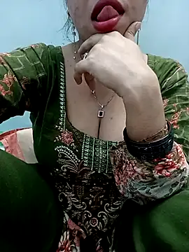 Haniya-143 online show from 25, 11, 2025