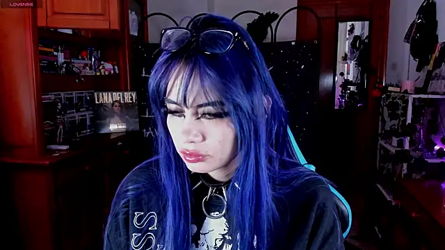 Snapshot of _sakae_ chatting on 18, 12, 2025 sakae online show from 18, 12, 2025