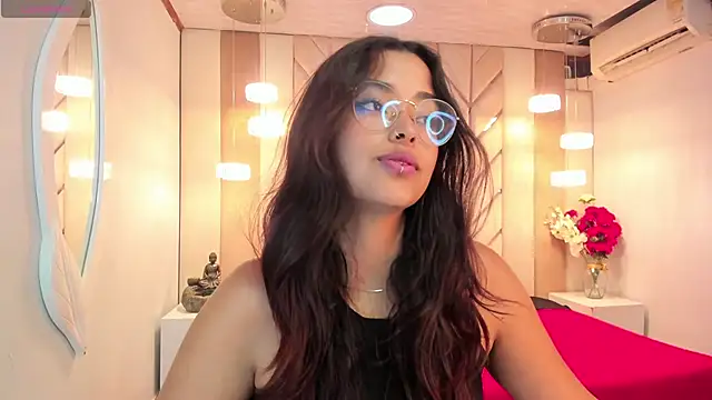 Snapshot of Ariana_Pierce chatting on 10, 3, 2025 Ariana Pierce online show from 10, 3, 2025
