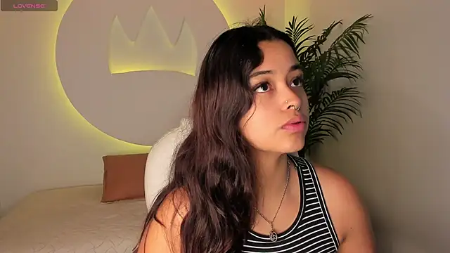 Snapshot of Ariana_Pierce chatting on 11, 10, 2025 Ariana Pierce online show from 11, 10, 2025