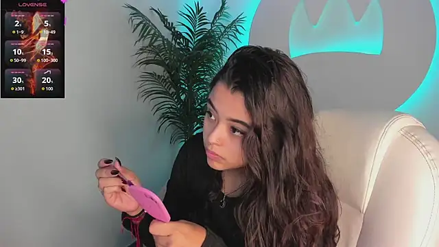 Snapshot of Ariana_Pierce chatting on 18, 10, 2025 Ariana Pierce online show from 18, 10, 2025