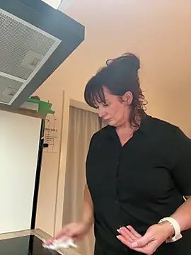 Engel mia online show from 21, 4, 2026