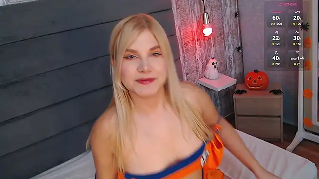 CrystalWoods94 online show from 1, 10, 2025