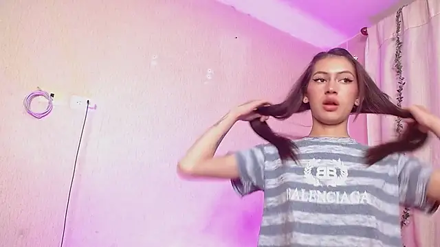 Snapshot of sara17_ chatting on 21, 1, 2025 sara17 online show from 21, 1, 2025