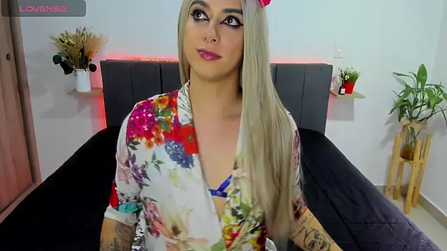 Snapshot of ashley_sans2000 chatting on 4, 11, 2025 ashley sans2000 online show from 4, 11, 2025