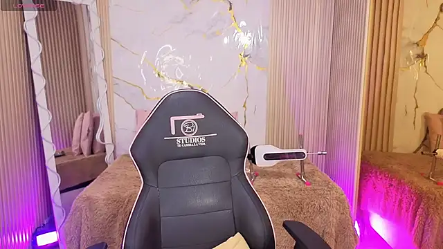 penelope tay1 online show from 20, 4, 2026