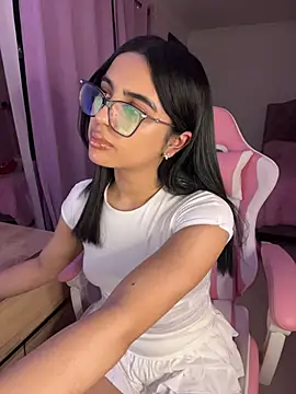 Snapshot of Emily-14 chatting on 18, 6, 2026 Emily-14 online show from 18, 6, 2026