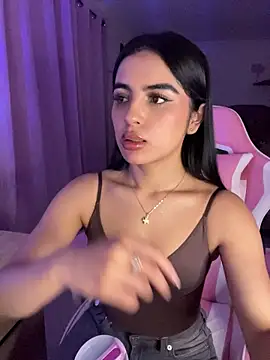 Snapshot of Emily-14 chatting on 18, 7, 2026 Emily-14 online show from 18, 7, 2026