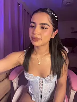 Snapshot of Emily-14 chatting on 19, 7, 2026 Emily-14 online show from 19, 7, 2026