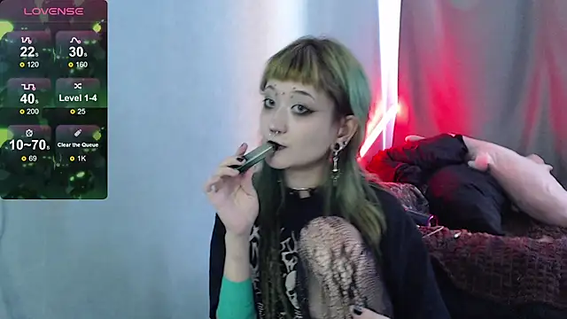 Snapshot of Milten-Trish chatting on 8, 5, 2026 Milten-Trish online show from 8, 5, 2026