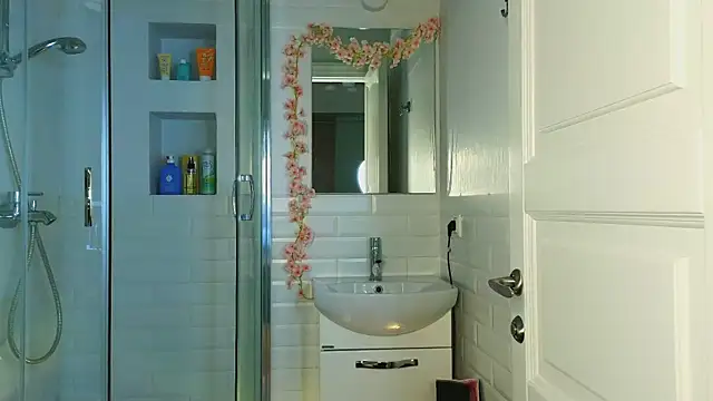 Snapshot of Mia_Mia_M chatting on 6, 3, 2025 Mia Mia M online show from 6, 3, 2025