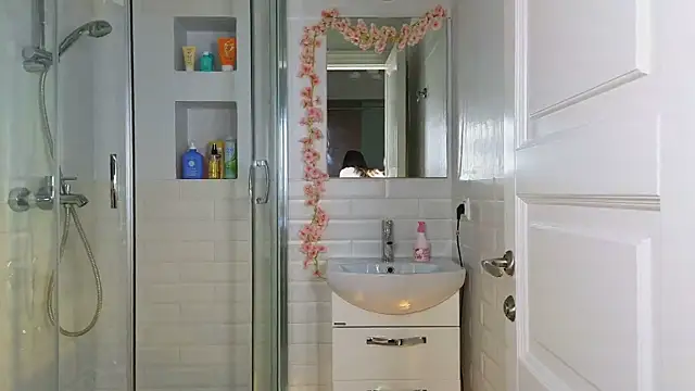 Snapshot of Mia_Mia_M chatting on 8, 3, 2025 Mia Mia M online show from 8, 3, 2025